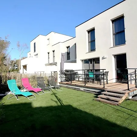 Spacieux Et Confortable Pavillon Avec Jardin ヴィラ *