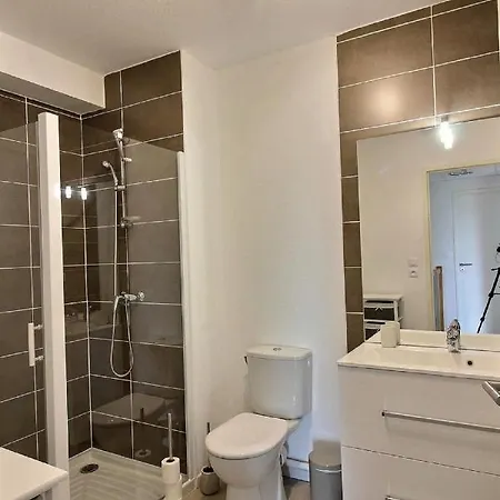 Spacieux Et Confortable Pavillon Avec Jardin فيلة Sérignan