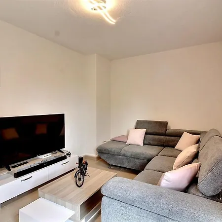 Spacieux Et Confortable Pavillon Avec Jardin فيلة Sérignan