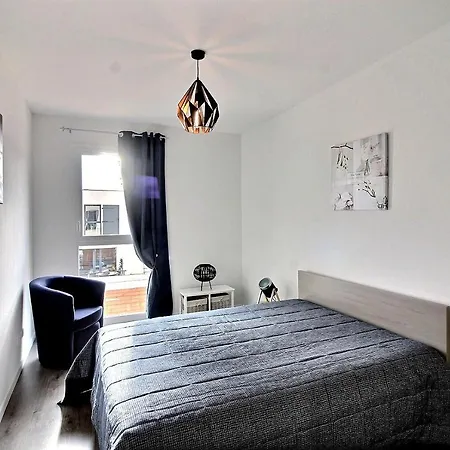 Spacieux Et Confortable Pavillon Avec Jardin *